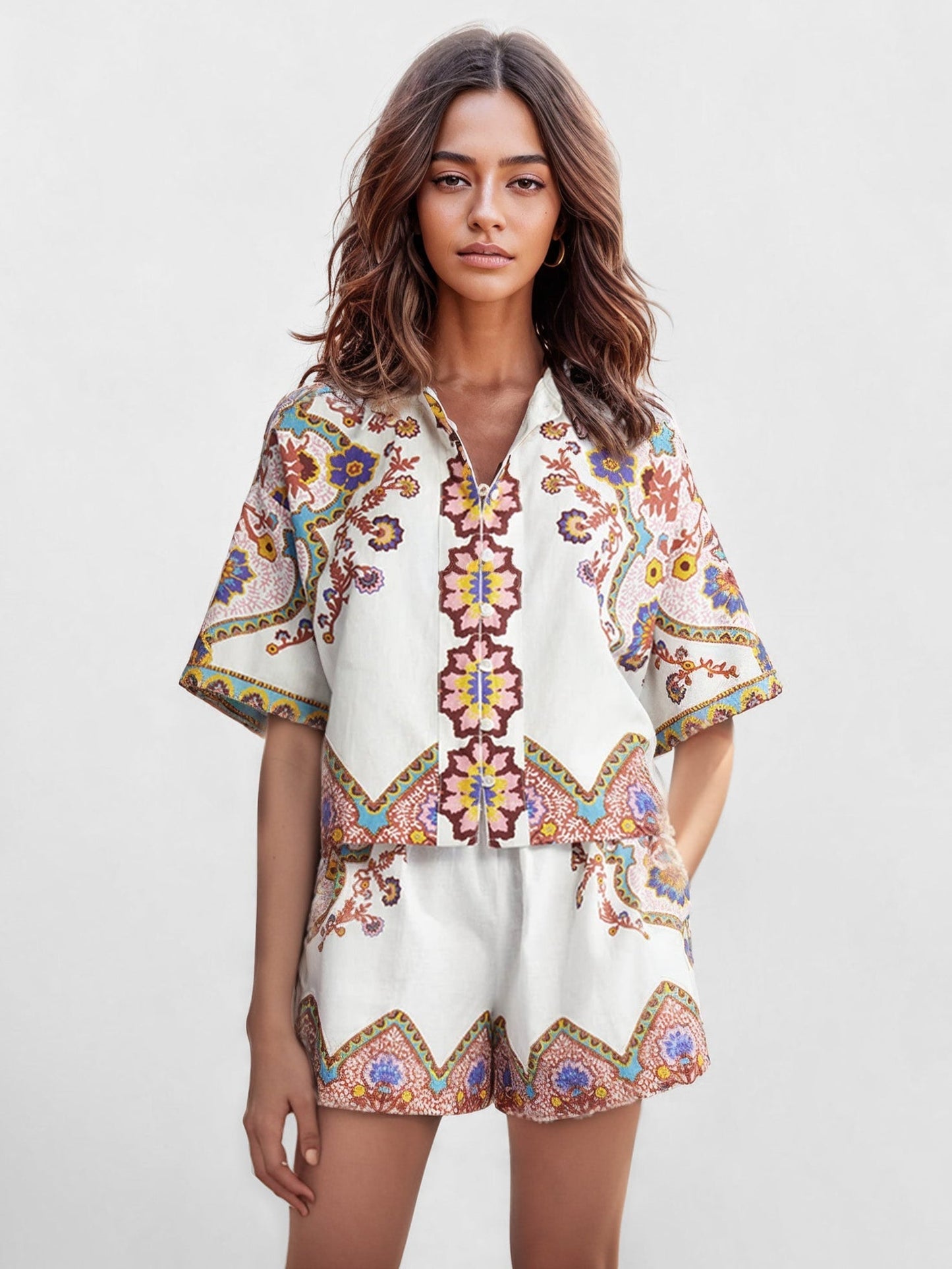 Completo Due Pezzi Boho a Fiori – Camicia e Shorts Coordinati